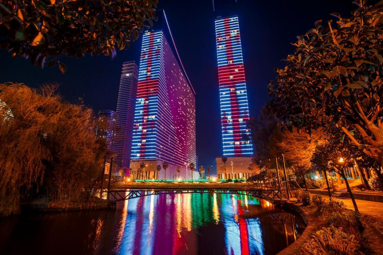 Panorama Orbi City Center Suite Sea View Batumi Bagian luar foto